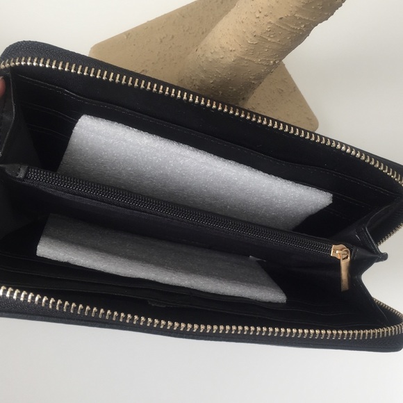 NWT Dressbarn black wallet. - Picture 6 of 8